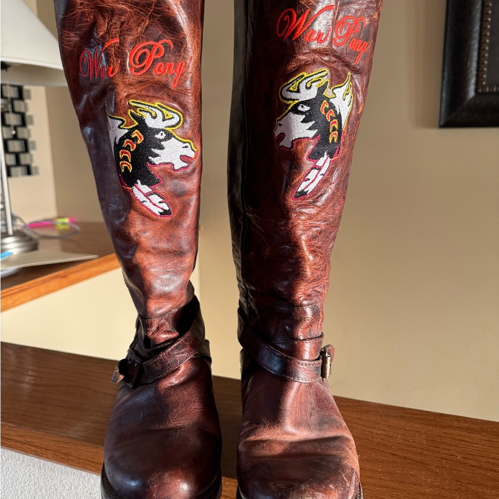 FREE BIRD by Bed Stu  Brown Leather Western Boots with custom Embroidery